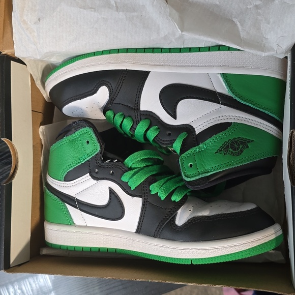 Jordan 1 Retro High OG (PS) Black Lucky Green-White Size 2Y - Picture 4 of 11